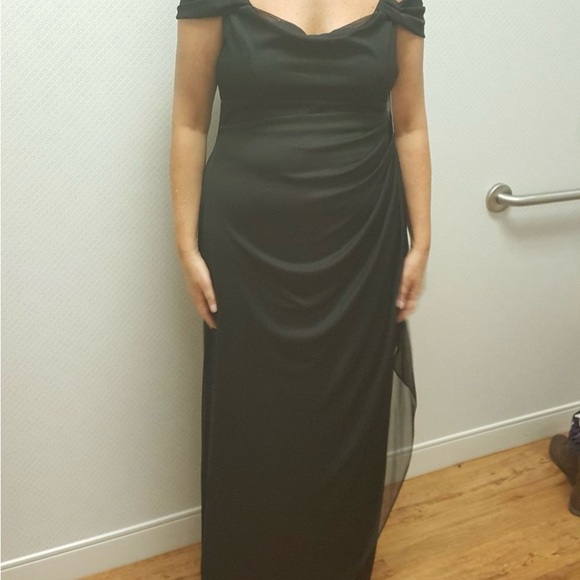 Alex Evening Black Cold Shoulder Dress - Picture 9 of 10